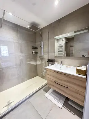 Salle de bains dans l'établissement Appartement sans mauvaise surprises (2)