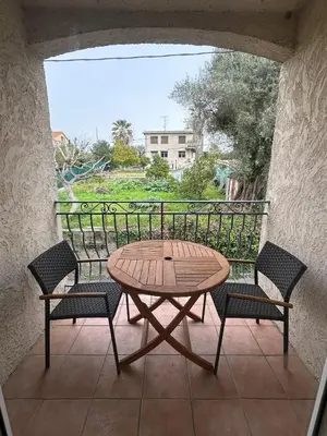 Balcon ou terrasse dans l'établissement Villa Constance 3 Antibes - Spacieux logement en dernier étage