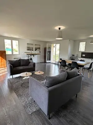 Coin salon dans l'établissement Villa Constance 3 Antibes - Spacieux logement en dernier étage