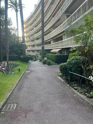 Jardin de l'établissement Chic 47m2, 2 rooms, ground floor, nice patio, 280m beach Croisette