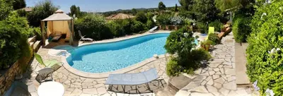 Piscine de l'établissement Les Mimosas ou située à proximité