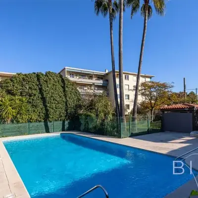 Spacious apartment Pool and Parking