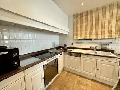 Cuisine ou kitchenette dans l'établissement Cannes Croisette - Appartement 5 pièces face mer