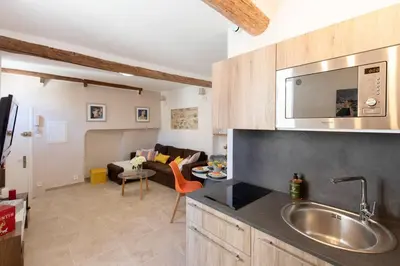 Cuisine ou kitchenette dans l'établissement LA PAIA - BRAND NEW FLAT 3 Guests OLD TOWN 5 min. from beach