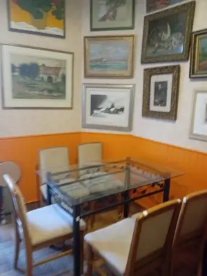Coin salon dans l'établissement Chambre d hôte artistique cannes