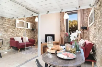 Coin salon dans l'établissement LE PETIT MARCHE - NEW 2021 Fabuleux studio 2Pax Wi-fi A/C