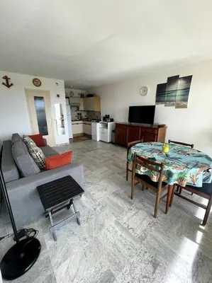 Cuisine ou kitchenette dans l'établissement Grand studio vue mer - Plages à pied - Parking