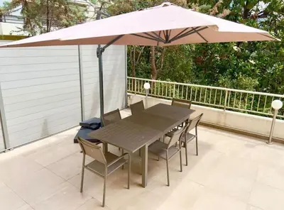 Balcon ou terrasse dans l'établissement Sweet home+terrasse de 60m2 ,2 mn from croisette beach