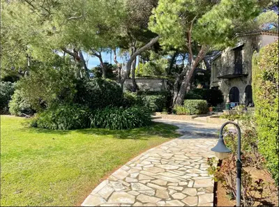 Jardin de l'établissement Cap d’Antibes Sea view villa