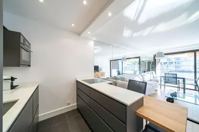 Cuisine ou kitchenette dans l'établissement Magnificent 2 bedroom in the heart of Cannes