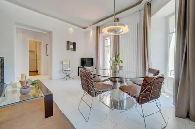 Télévision ou salle de divertissement dans l'établissement Villa Luna Nova