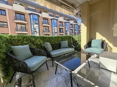 Balcon ou terrasse dans l'établissement Modern 3 bedroom flat with balcony