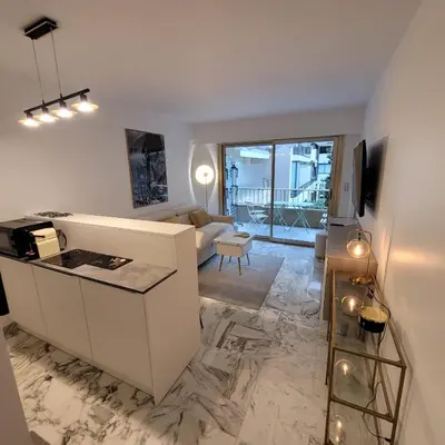 Cuisine ou kitchenette dans l'établissement Bell Appartement Cannes