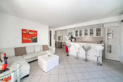 Cuisine ou kitchenette dans l'établissement Pleasant 2 bedroom close to the center of Cannes