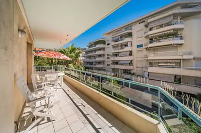 Balcon ou terrasse dans l'établissement Pleasant 2 bedroom close to the center of Cannes