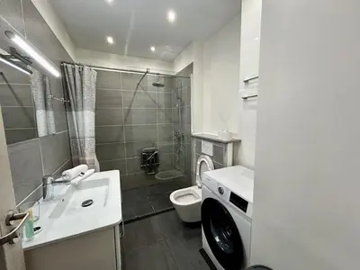 Salle de bains dans l'établissement C029-Appartement spacieux a deux pas de la Croisette