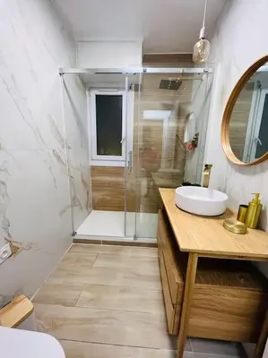 Salle de bains dans l'établissement T2 tout confort proche plage
