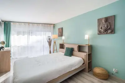 Un ou plusieurs lits dans un hébergement de l'établissement Nice one bedroom in the heart of Cannes
