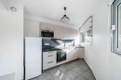 Cuisine ou kitchenette dans l'établissement Nice one bedroom in the heart of Cannes