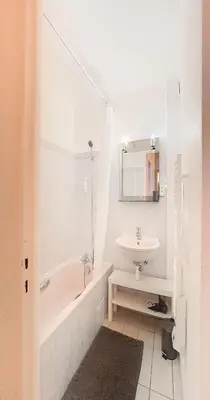 Salle de bains dans l'établissement Le Palladium - Studio - 10mn Palais - Climatisé