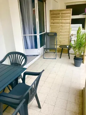Balcon ou terrasse dans l'établissement Le Palladium - Studio - 10mn Palais - Climatisé
