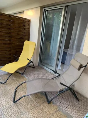 Coin salon dans l'établissement ANTIBES appartement 2 chambres