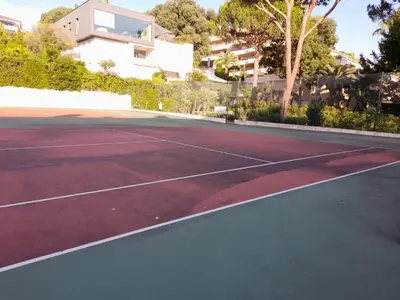 Tennis ou squash au sein de l'appartement ou à proximité