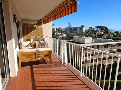 Plan de l'établissement Hauteur d'Antibes 3 pièces vue mer et montagne Calanques