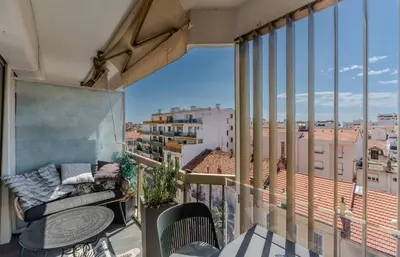 Balcon ou terrasse dans l'établissement Le Mimosas - Studio Cannes centre - Vue mer Terrasse WIFI climatisation