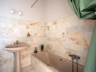 Salle de bains dans l'établissement Apartment Marines de Villeneuve by Interhome