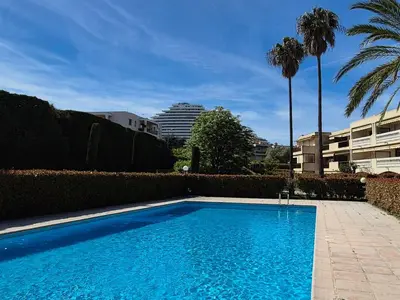 Piscine de l'établissement Superbe T2 - 200m de la mer - Piscine - Parking ou située à proximité