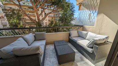 Coin salon dans l'établissement LACOUR7 Palmes dProperties
