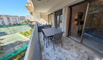 Balcon ou terrasse dans l'établissement LACOUR7 Palmes dProperties