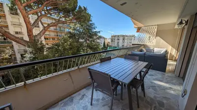Balcon ou terrasse dans l'établissement LACOUR7 Palmes dProperties