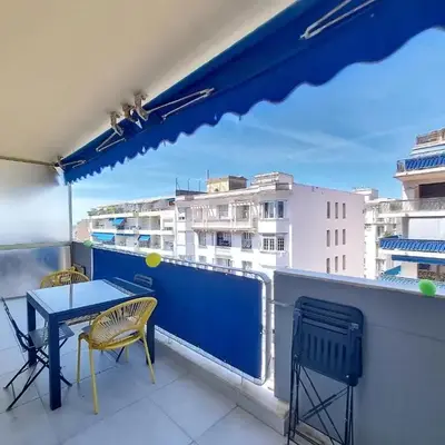 Juan-Les-Pins 150m des plages 6 couchages Parking