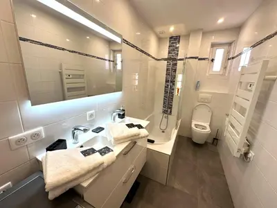 Salle de bains dans l'établissement Appartement vieux village