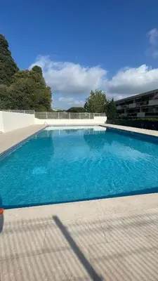 Piscine de l'établissement Joli studio vue mer, piscine, Tennis, Parking ou située à proximité