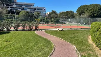 Tennis ou squash au sein de l'appartement ou à proximité