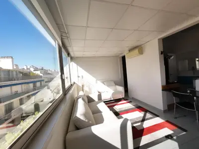 Balcon ou terrasse dans l'établissement Palais Porte de France Apartment With Air conditionner