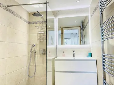 Salle de bains dans l'établissement Cannes Palm Beach