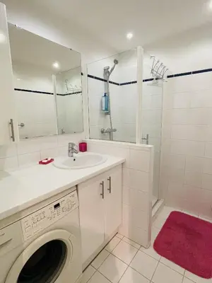 Salle de bains dans l'établissement Studio proche centre FARN4