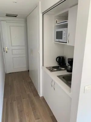 Cuisine ou kitchenette dans l'établissement Studio Cannes bord de mer