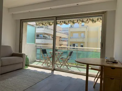 Coin salon dans l'établissement Studio Cannes bord de mer
