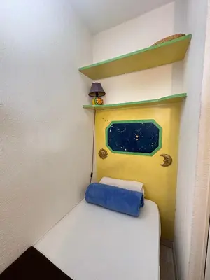 Un ou plusieurs lits dans un hébergement de l'établissement Charming Apartment in Cannes 10-min to beach