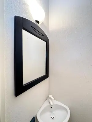 Salle de bains dans l'établissement Charming Apartment in Cannes 10-min to beach