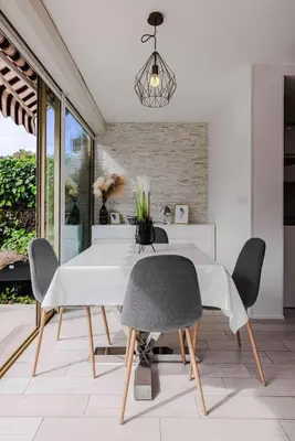 Coin salon dans l'établissement Marina Rey - Apt pour 4 à 400m des plages Côte d'Azur