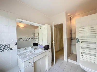 Plan de l'établissement 130m2 Terrasses, Jardin, 4chambres, Climatisation