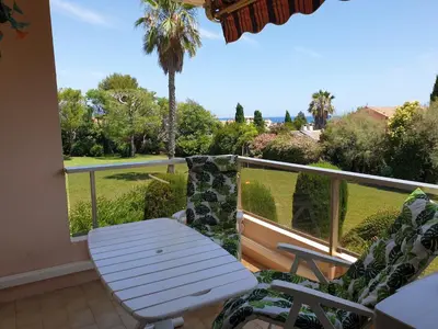 Balcon ou terrasse dans l'établissement breguières