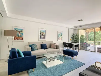 Coin salon dans l'établissement Appartement 2 Pièces,Cannes, Résidence Le Merival