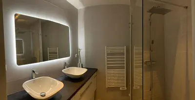 Salle de bains dans l'établissement Appartement 2 Pièces,Cannes, Résidence Le Merival